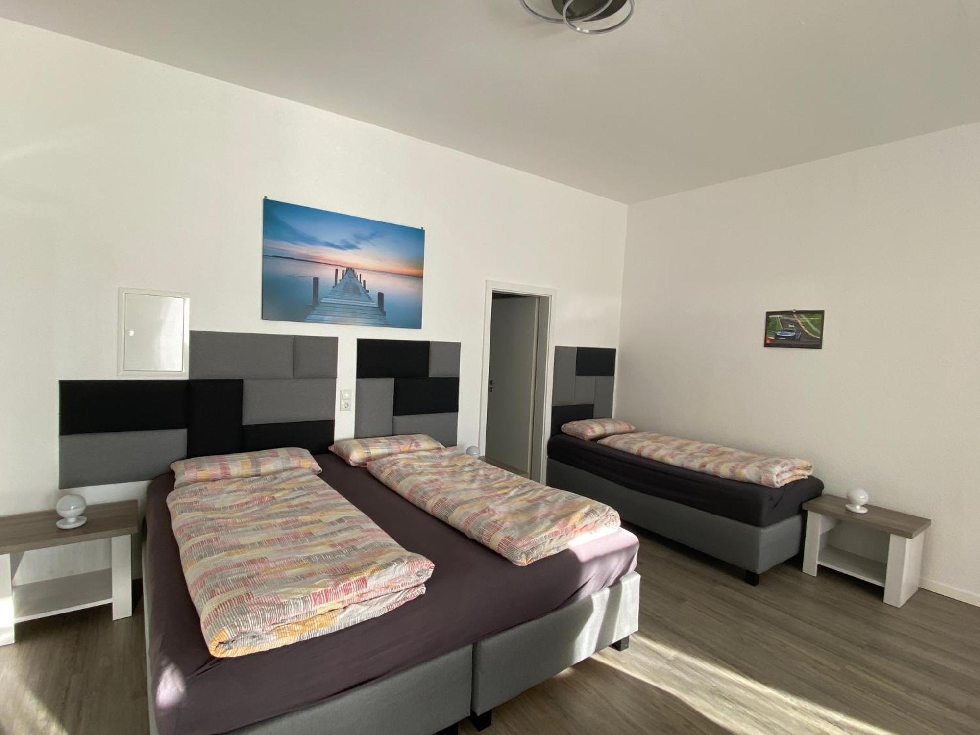 Speedys Gaestehaus Baar  Εξωτερικό φωτογραφία